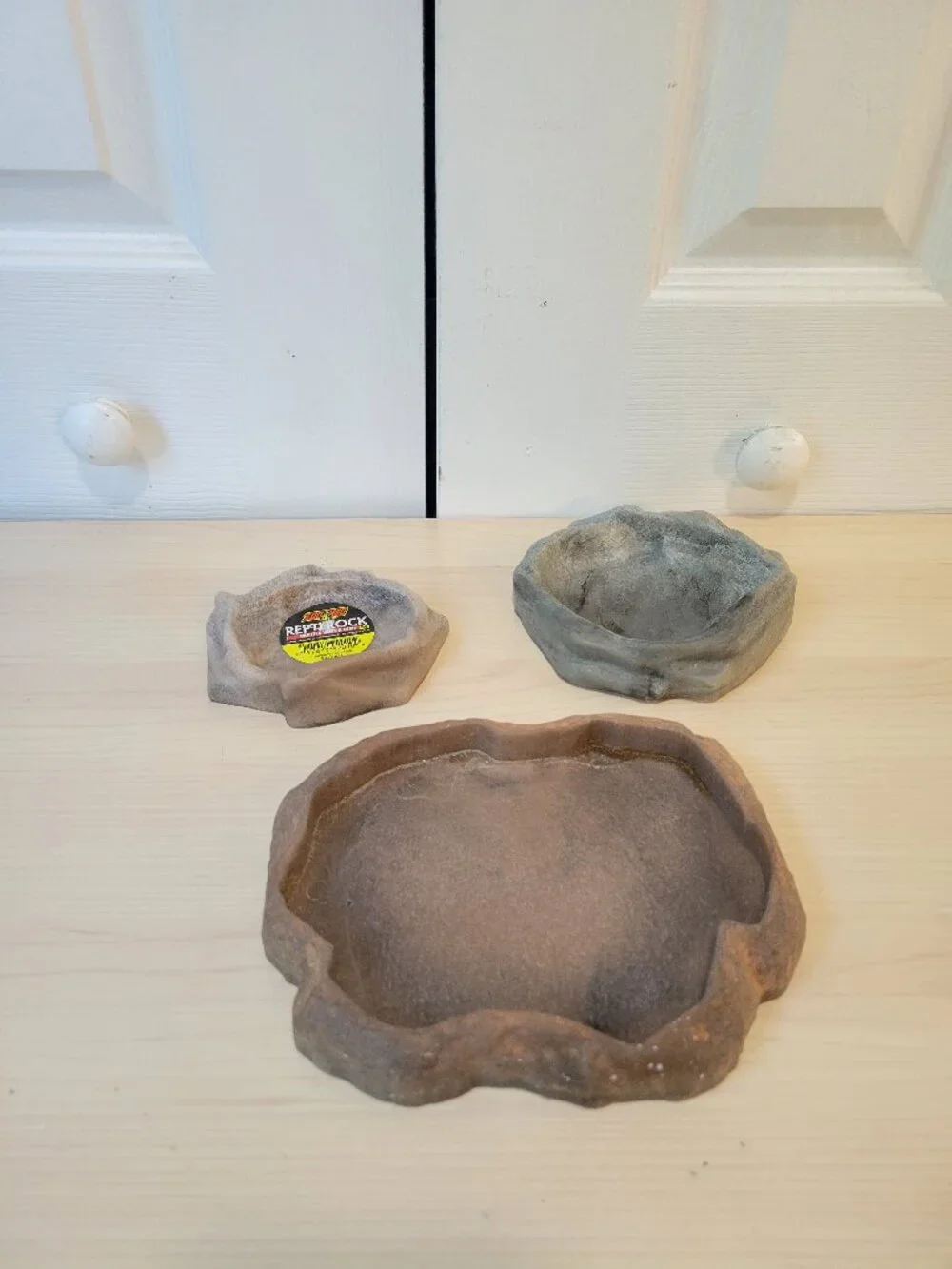 Bundle 3 ZOO MED Repti Rock Styled Reptile Food and Water Dishes, XS, Small & M